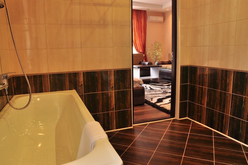 Imperial Hotel 基希讷乌 外观 照片