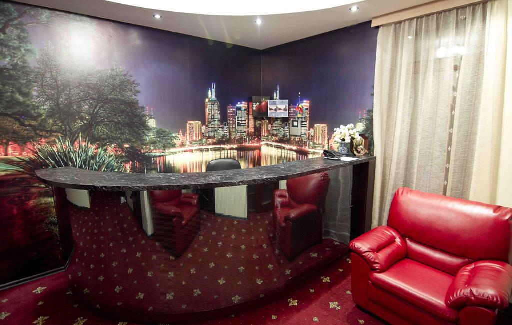 Imperial Hotel 基希讷乌 外观 照片